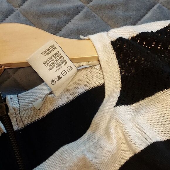 American Rag Lightweight Sweater - Picture 6 of 6